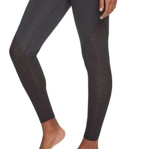 Beyond Yoga “Cut it close” high waisted leggings